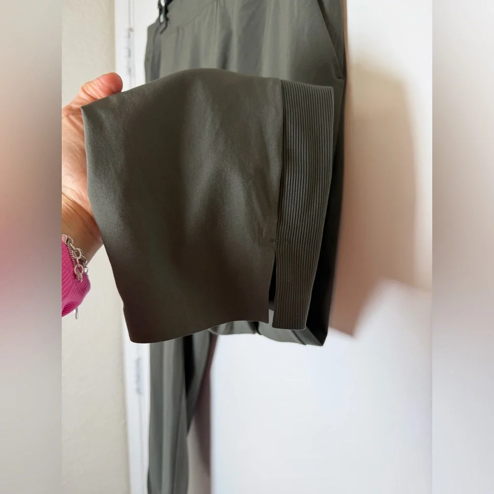 Athleta Sz 12 Brooklin Ankle Pants Mountain Green Travel Outdoor Minimal - Picture 4 of 6